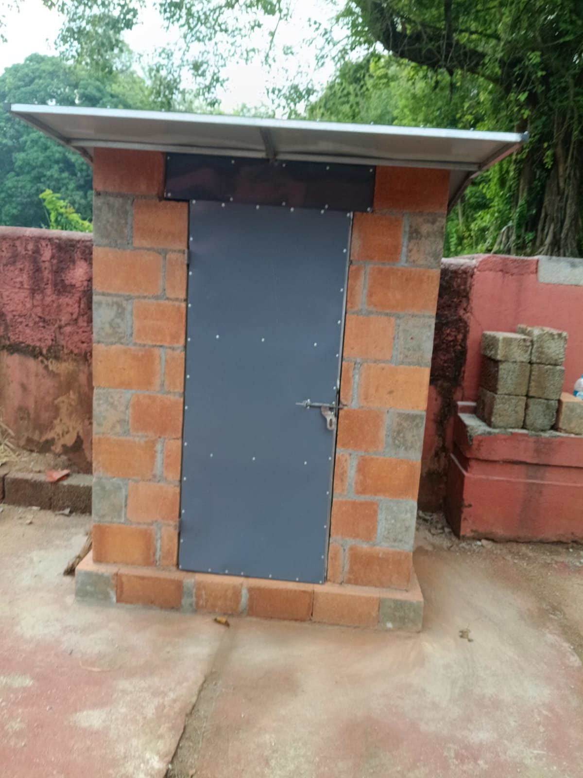 Vettaikkorumakan Shrine Balaalayam